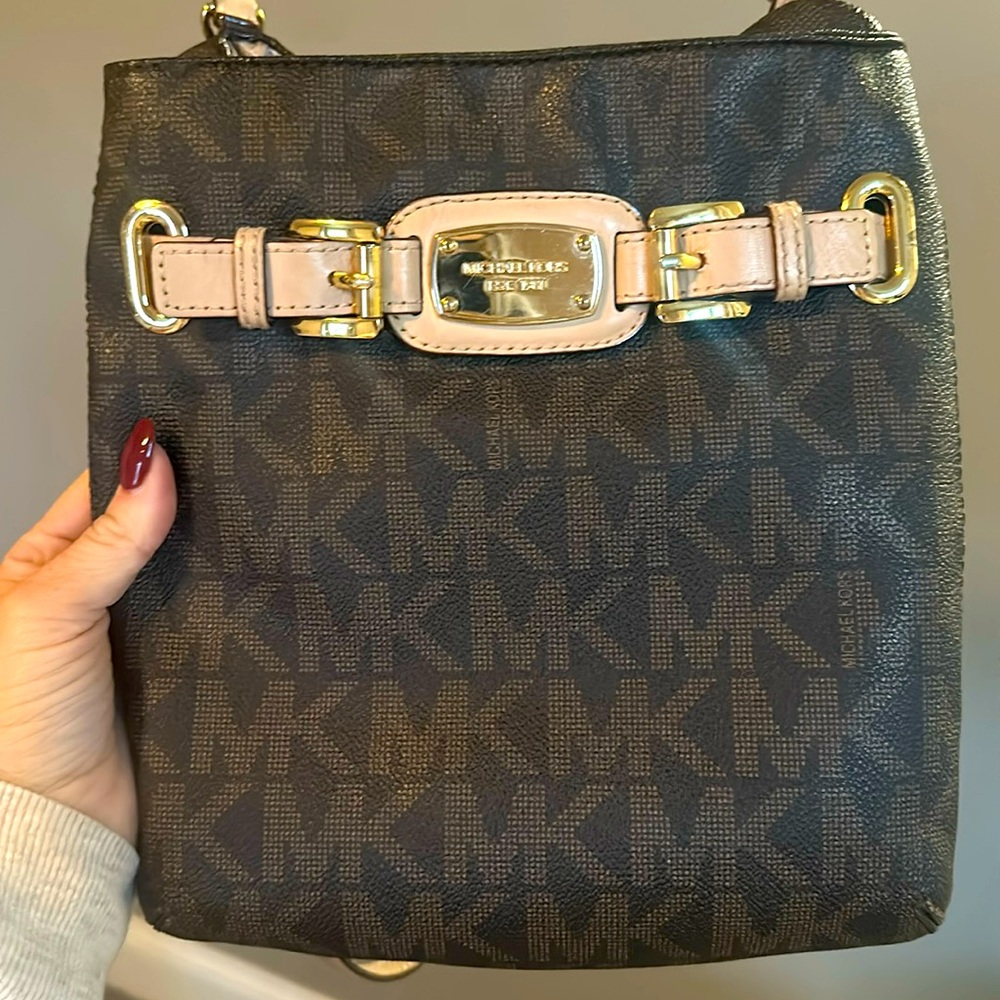 Michael kors crossbody